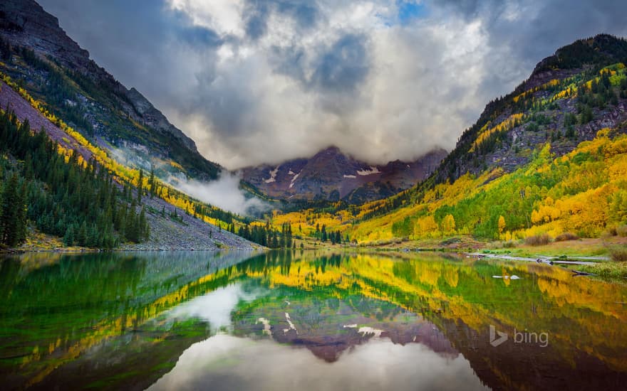 Maroon Lake and the Maroon Bells peaks, Colorado